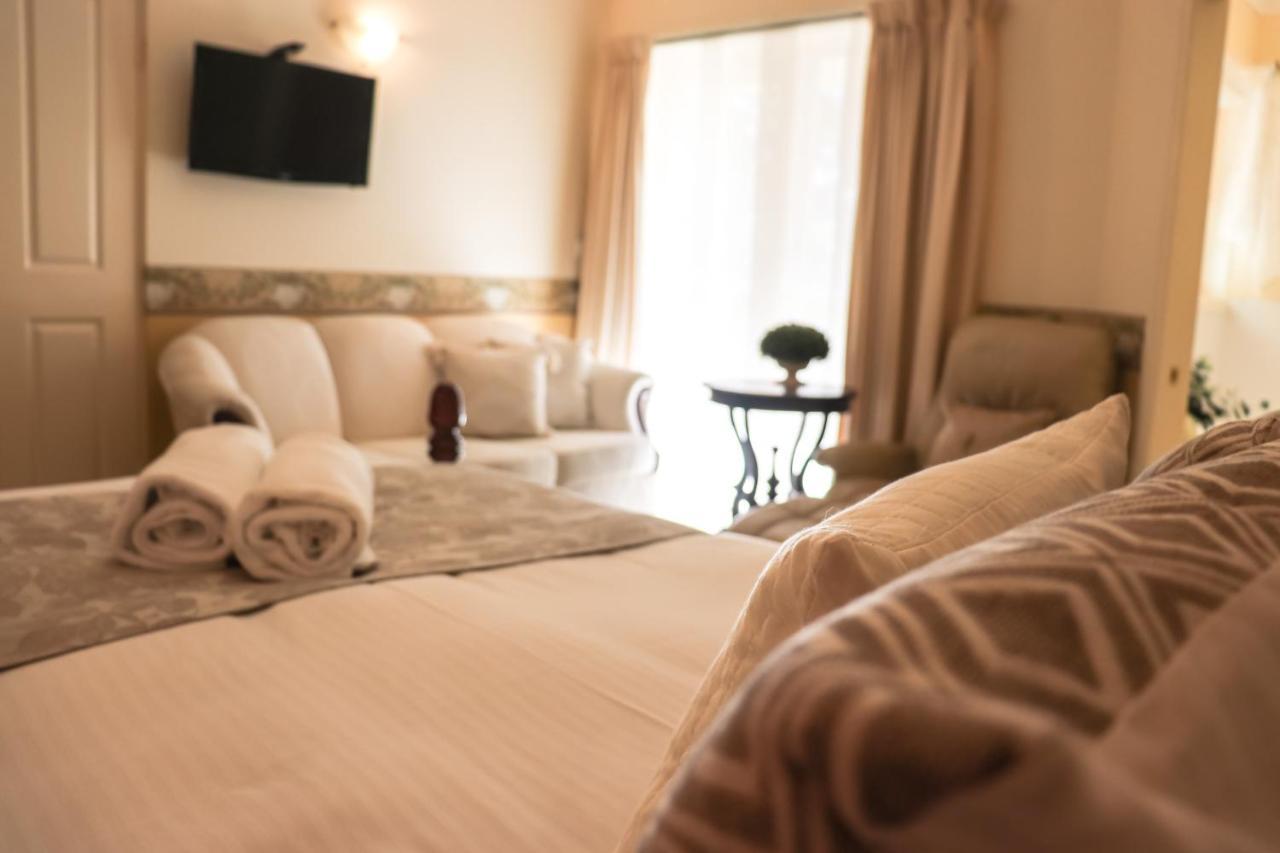 Plumes Boutique Bed & Breakfast Тамворт Екстер'єр фото